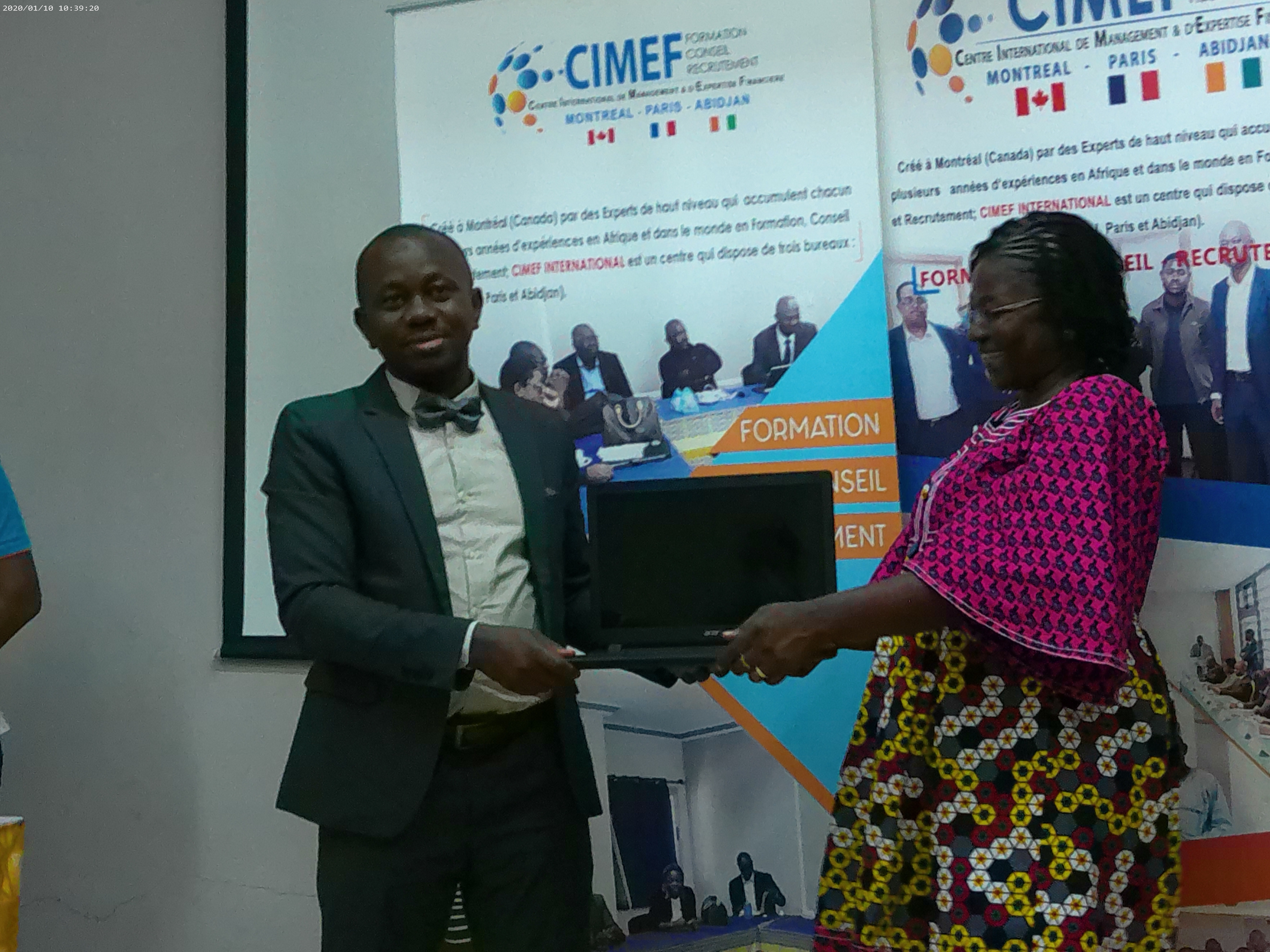 Régulation postale : coût du service postal universel, suivi et évaluation des opérateurs