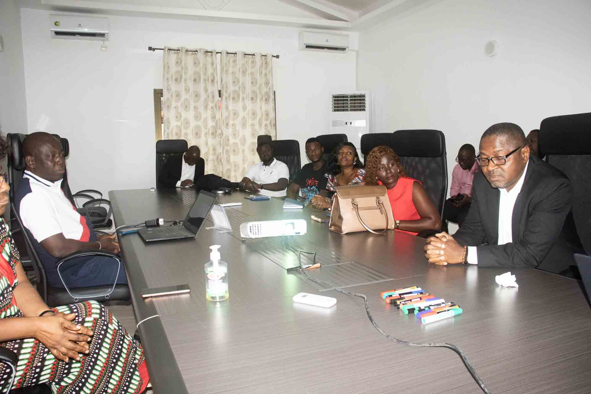 Impacts environnementaux et sociaux des activités minières ou pétrolières